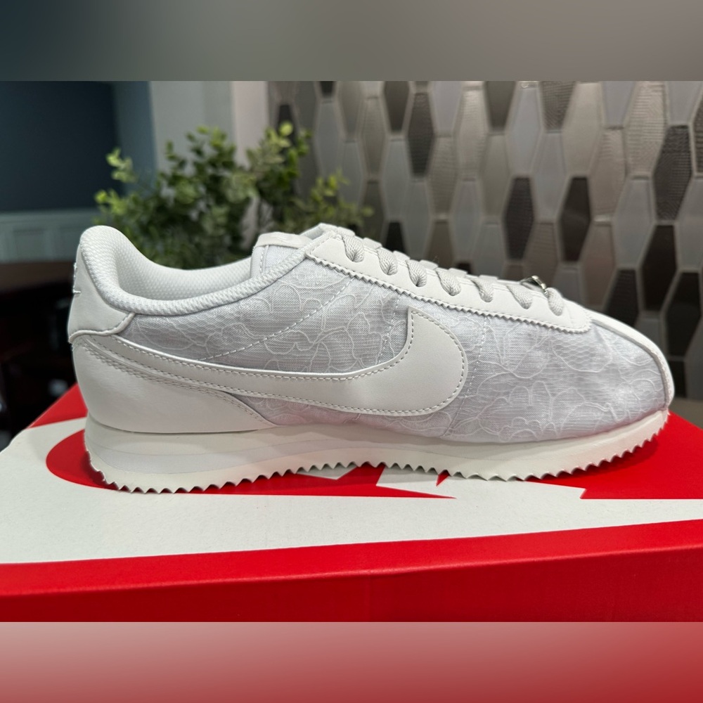Nike Cortez Platinum Tint..